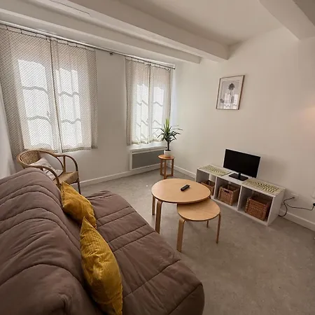 Cozy Downtown - Close To Cite & Shops